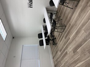 8751 Commodity Cir in Orlando, FL - Building Photo - Building Photo