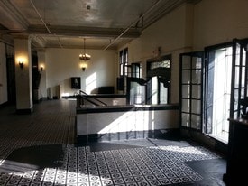 Olympic Hotel in Los Angeles, CA - Building Photo