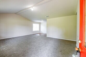 3210 Ridgefield Rd in La Porte, TX - Building Photo - Building Photo