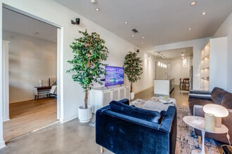 2950 McKinney Ave, Unit #101 in Dallas, TX - Building Photo - Building Photo