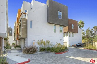 2202 Edendale Ln in Los Angeles, CA - Building Photo - Building Photo