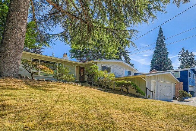 16623 SE 14th St in Bellevue, WA - Building Photo - Building Photo