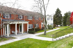 Rossview Heights Townhomes in Pittsburgh, PA - Building Photo