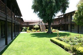 Villa Plaza in Ontario, CA - Building Photo - Building Photo