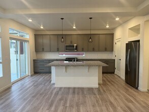 1047 Highlands Dr in Erie, CO - Building Photo - Building Photo