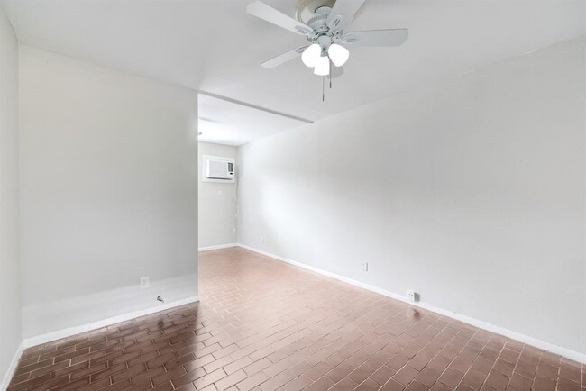 1660 Richmond Ave. in Houston, TX - Building Photo - Building Photo