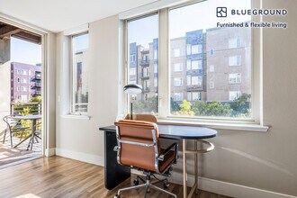 545 San Antonio Rd in Mountain View, CA - Foto de edificio - Building Photo