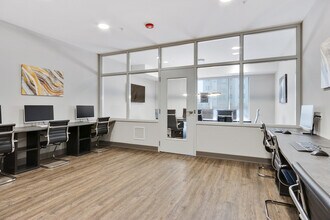 18w070 Royce Blvd in Oakbrook Terrace, IL - Building Photo - Building Photo