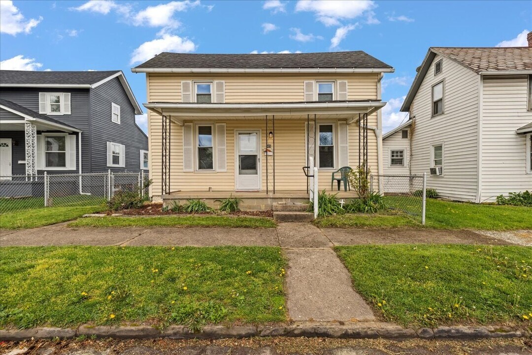 805 Washington Ave in Lancaster, OH - Building Photo
