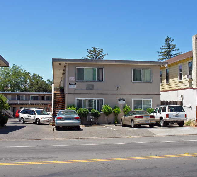 Valley of the Moon Apartments in Sonoma, CA - Building Photo - Building Photo