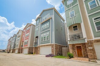 2106 Bidwell Dr in Houston, TX - Building Photo - Building Photo