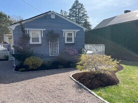 24 Westside Rd in South Kingstown, RI - Building Photo