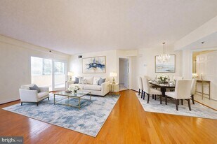 1045 N Utah St, Unit 308 in Arlington, VA - Building Photo