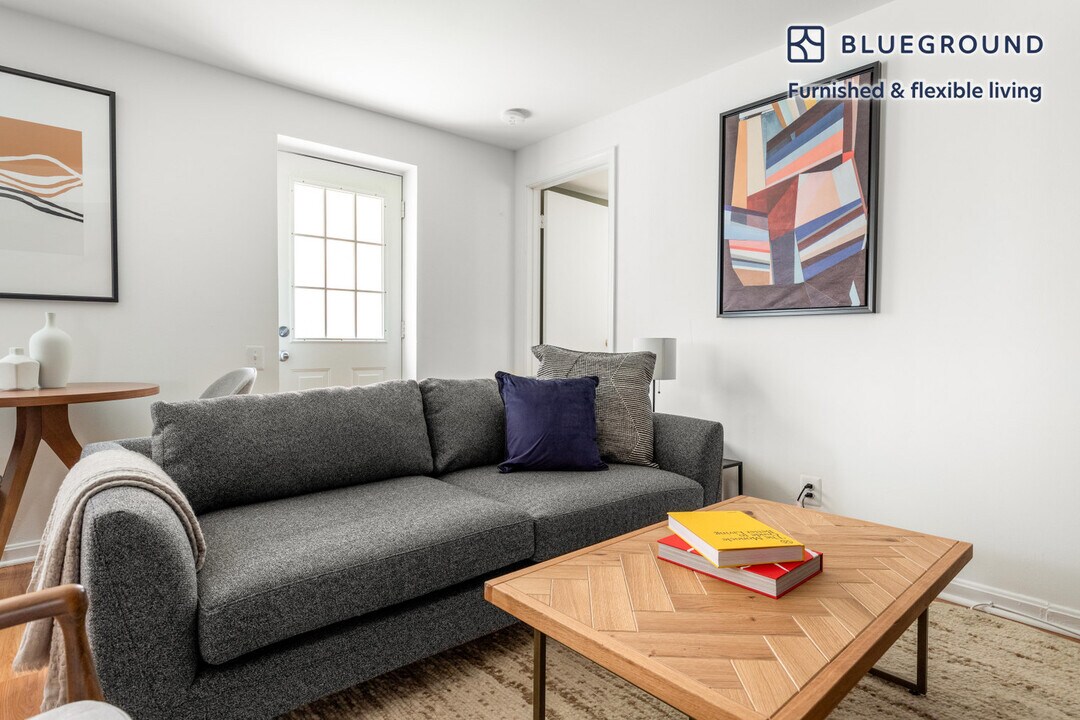 1826 Vernon St NW, Unit FL-1-ID178 in Washington, DC - Foto de edificio