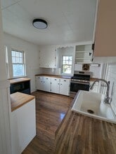 104 Spencer Rd in Irondequoit, NY - Foto de edificio - Building Photo