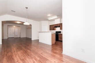 5410 Latta Plantation Dr in Katy, TX - Building Photo - Building Photo