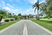 1055 Forest Lakes Dr in Naples, FL - Building Photo - Building Photo