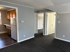 1012 W Armstrong Ave, Unit 1012-2 in Peoria, IL - Building Photo - Building Photo