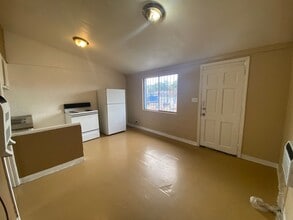 1130 Laurel Ave, Unit duplex in Las Vegas, NV - Building Photo - Building Photo