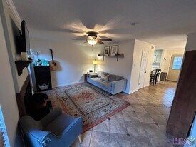 929 Ridgepoint Ct in Baton Rouge, LA - Building Photo