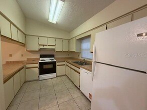 32818 Lake Square Ct in Leesburg, FL - Building Photo - Building Photo
