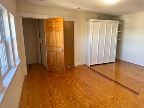 300 Main St in Southbridge, MA - Building Photo - Building Photo