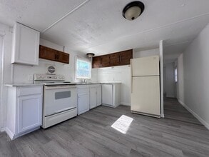 37021 Tucker Rd in Zephyrhills, FL - Building Photo - Building Photo