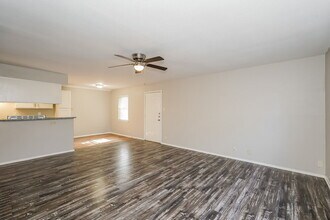 1008 Autumn Oak Dr in Denton, TX - Building Photo - Building Photo