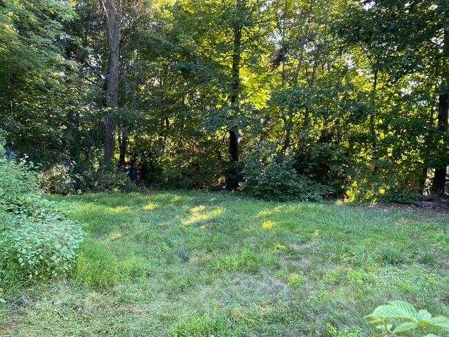 13 Alturas Rd in Highland Lakes, NJ - Foto de edificio - Building Photo