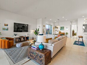 3345 Ambassador Dr in Palm Springs, CA - Building Photo - Building Photo
