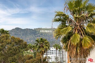 1035 N Vista St in West Hollywood, CA - Building Photo