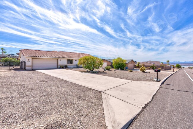 2930 Palo Verde Blvd N in Lake Havasu City, AZ - Building Photo - Building Photo