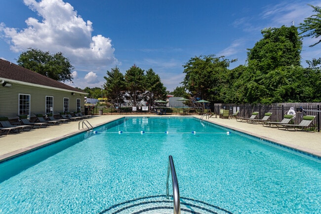 Jackson Grove Apartment Homes