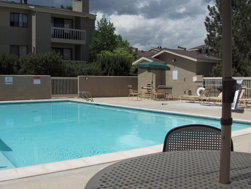 30 S Boulder Cir in Boulder, CO - Building Photo