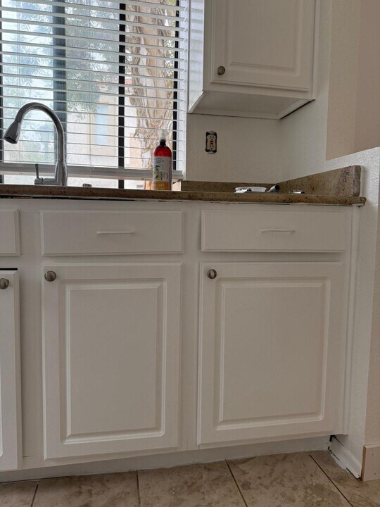 8452 New Salem St in San Diego, CA - Building Photo