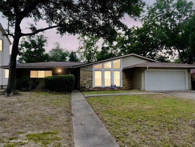 property at 1327 Moorhead Dr