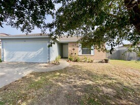 318 Mitchell Dr in Hutto, TX - Building Photo