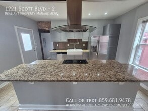 1221 Scott St in Covington, KY - Building Photo - Building Photo