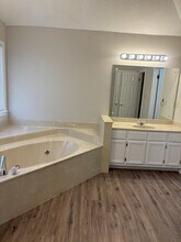 4197 Oak Valley Dr in Memphis, TN - Building Photo - Building Photo