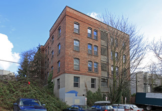 Qualman in Seattle, WA - Foto de edificio - Building Photo