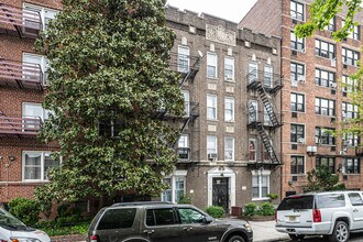 395 East 16th Street in New York, NY - Building Photo - Building Photo