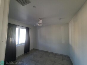 2324 Johnson St in Hollywood, FL - Foto de edificio - Building Photo