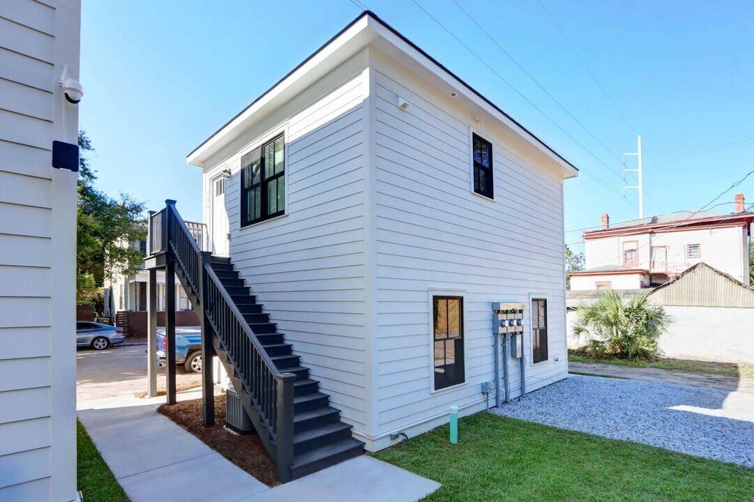 226 W 39th St in Savannah, GA - Building Photo