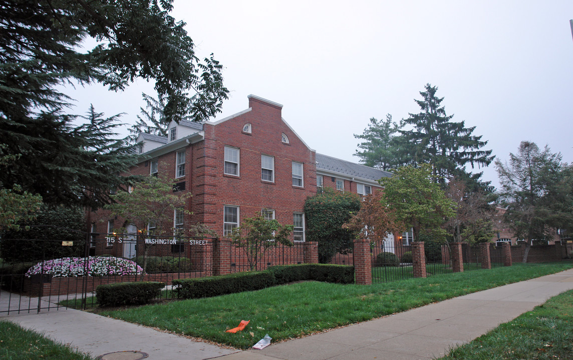 Old Town Gardens in Alexandria, VA - Foto de edificio