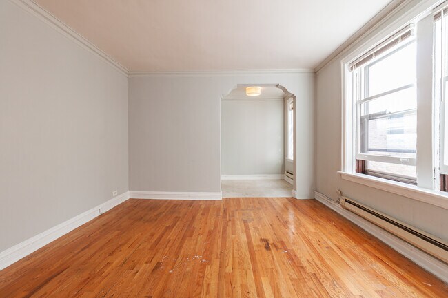 435 W Roscoe St, Unit 3A in Chicago, IL - Building Photo - Building Photo