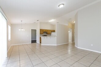 1236 Apopka Ln in Kissimmee, FL - Building Photo - Building Photo