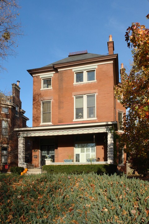 1513 Hepburn Ave in Louisville, KY - Foto de edificio