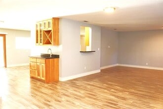 606 Mildred Ave in Burnet, TX - Building Photo - Building Photo