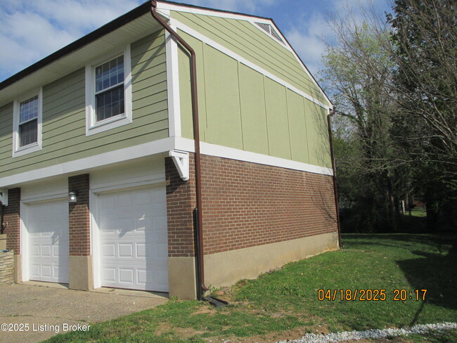 4761 Shenandoah Dr in Louisville, KY - Foto de edificio - Building Photo