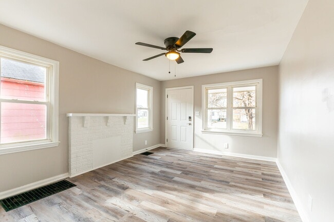 property at 198 S Weyant Ave